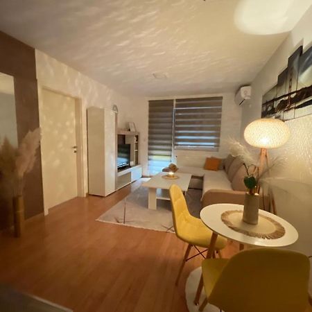 Apartman Royal 1 Doboj Exteriér fotografie